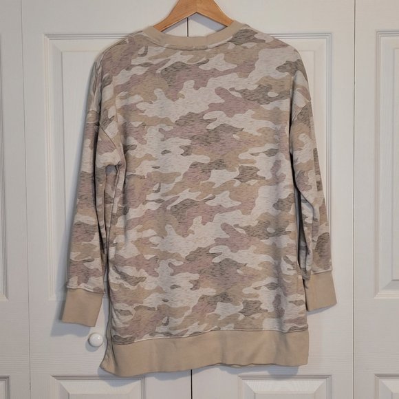 ๐ Old Navy Camo Sweatshirt - Picture 2 of 6